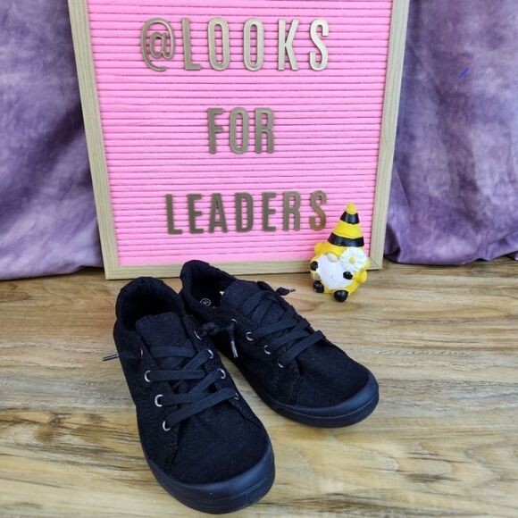 📷☔️🔸️NIB Black Slip-on Cushioned Lightweight Sneakers Size 8.5 - Picture 1 of 4